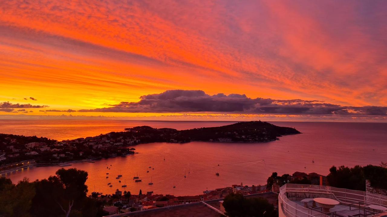Le Rooftop 180 Villefranche-sur-Mer Bagian luar foto